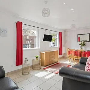 self-catering-belfast-apartment.belfasthotelsireland.com/