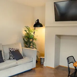  Apartment Riverside Walk